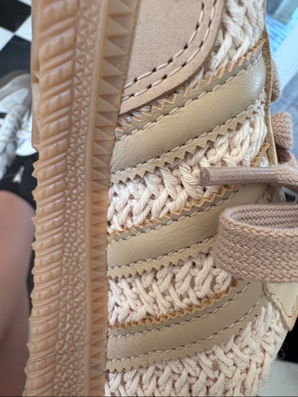 Adidas sambas tan and cream colored - Picture 5 of 5